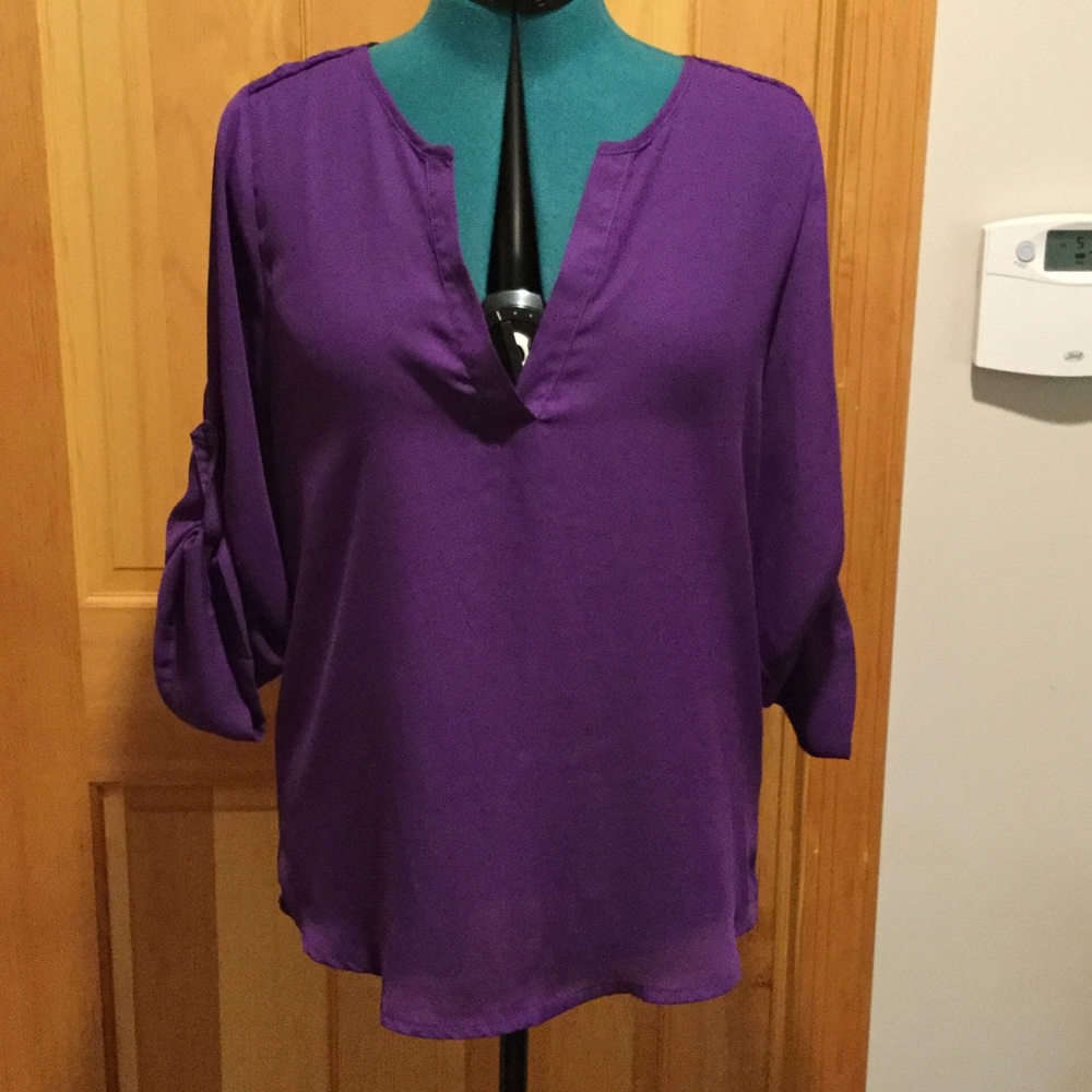 EUC Pixley purple blouse.  100% polyester, purple