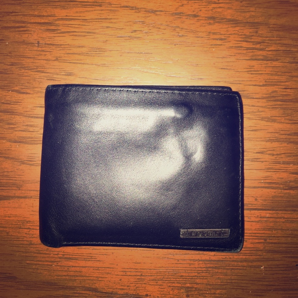 Men's Black Faux Leather Fossil Wallet.