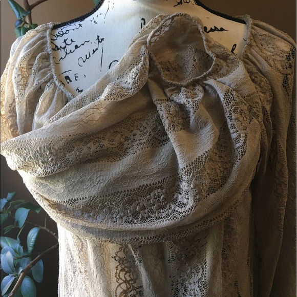 BEIGE LACE LONG SLEEVE TOP SIZE LARGE - Picture 2 of 4