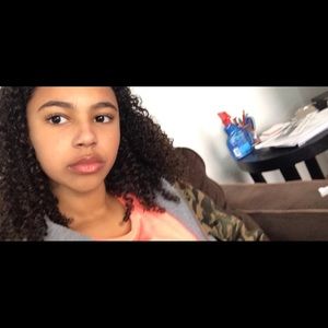 Meet your Posher, Adriana