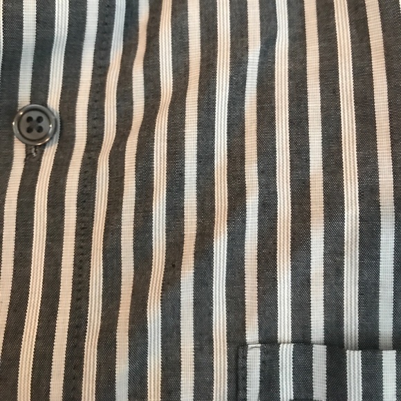 VanHeusen Button Down - Picture 3 of 3