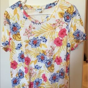 NWT Cute floral top
