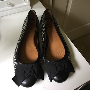 Authentic Coach flats size 10b in excellent used