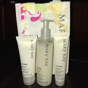 Mary Kay Satin Hands Fragrance Free set