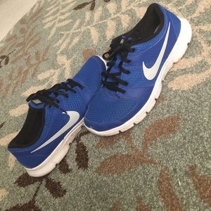 Blue Nike Flex Experience Run Sneakers