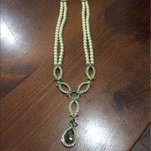 Heidi Daus elegant pearl necklace