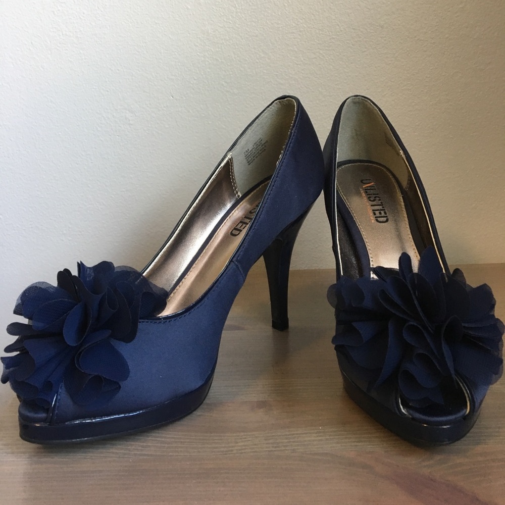 Gorgeous navy, satin heels