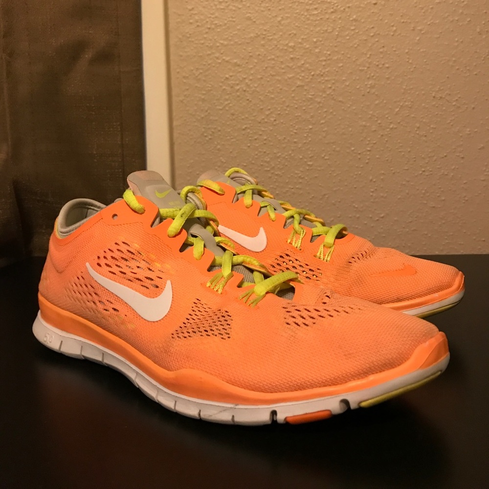 Nike shoes - Picture 1 of 2