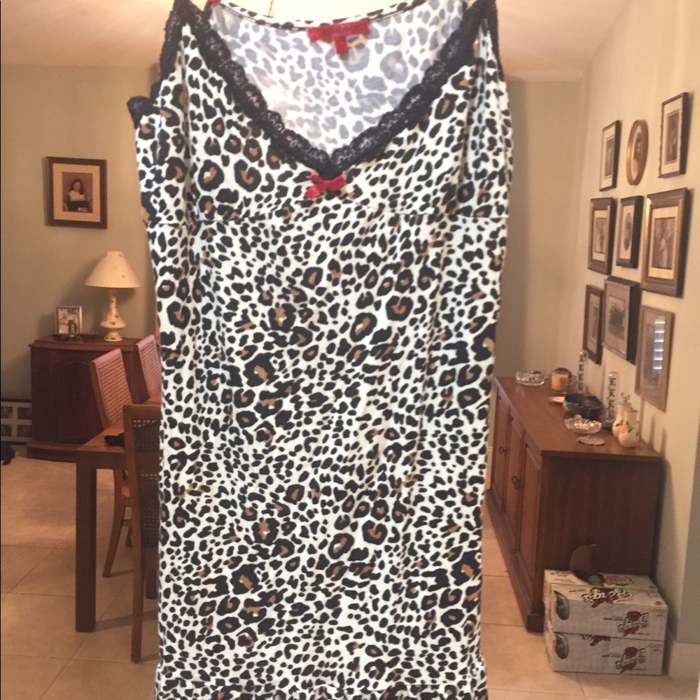 PJsalvage size large sleep top chemise