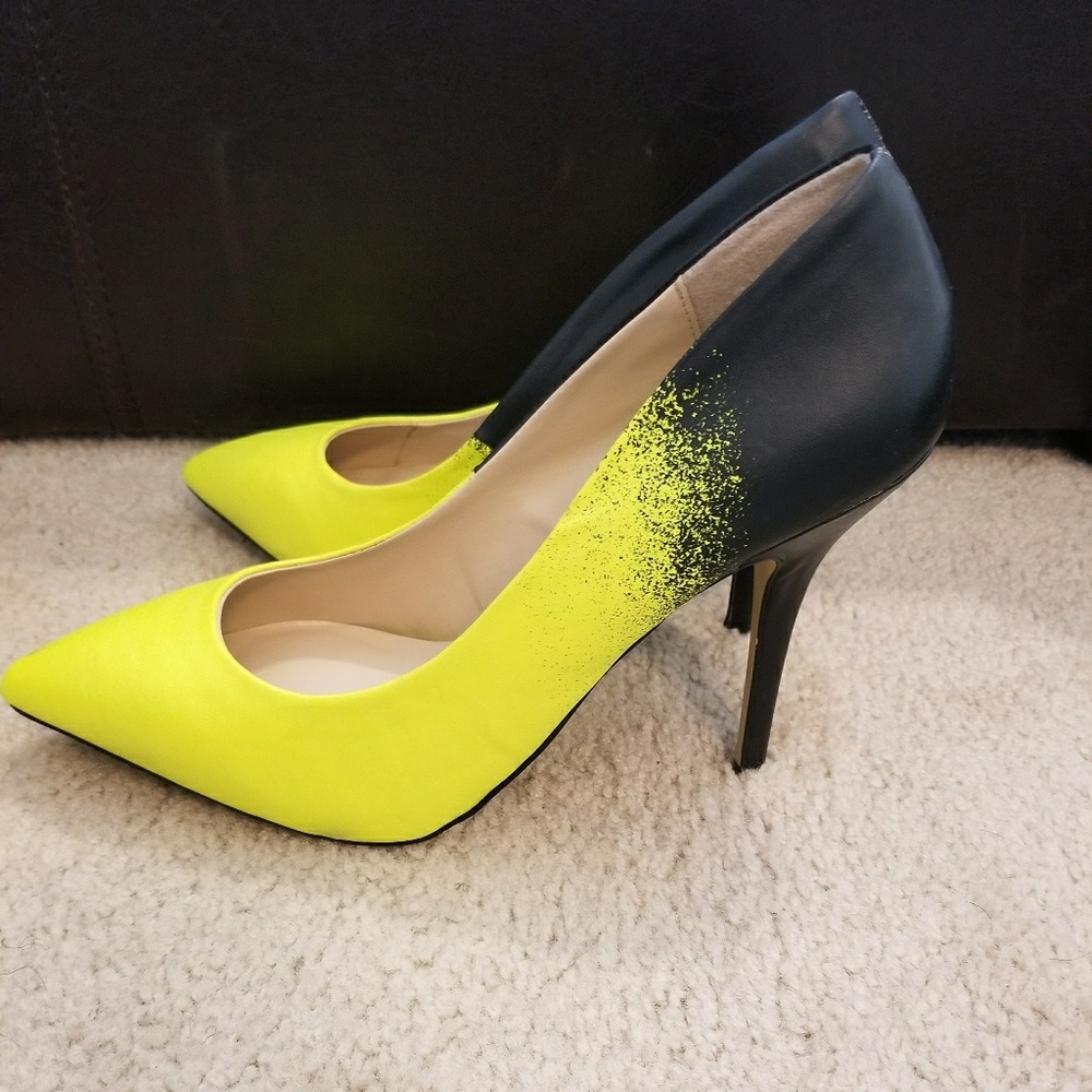 Brand New! Aldo Black and yellow punps