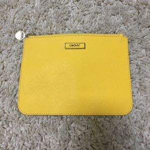 🍋 Dkny Saffiano Leather Pocket Clutch 🍋