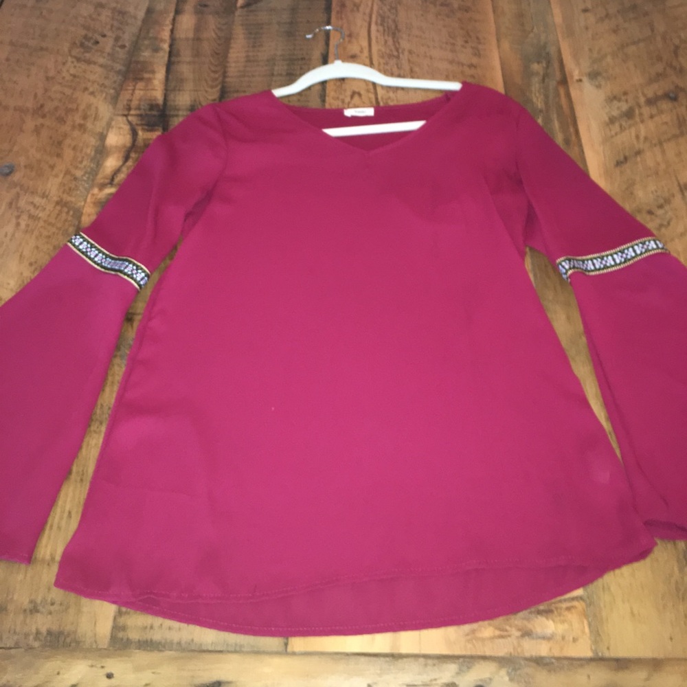 Long sleeve with Aztec stripe on arm