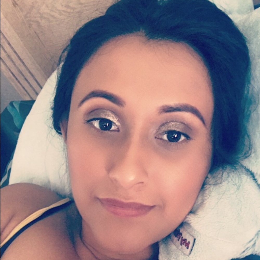 Meet your Posher, Dalia