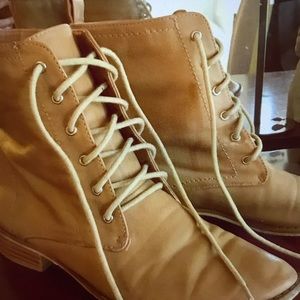 tan/cream booties with lace PERFECT CONDITION