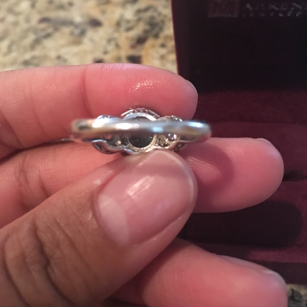Genuine Colombian Emerald Ring - Picture 4 of 4