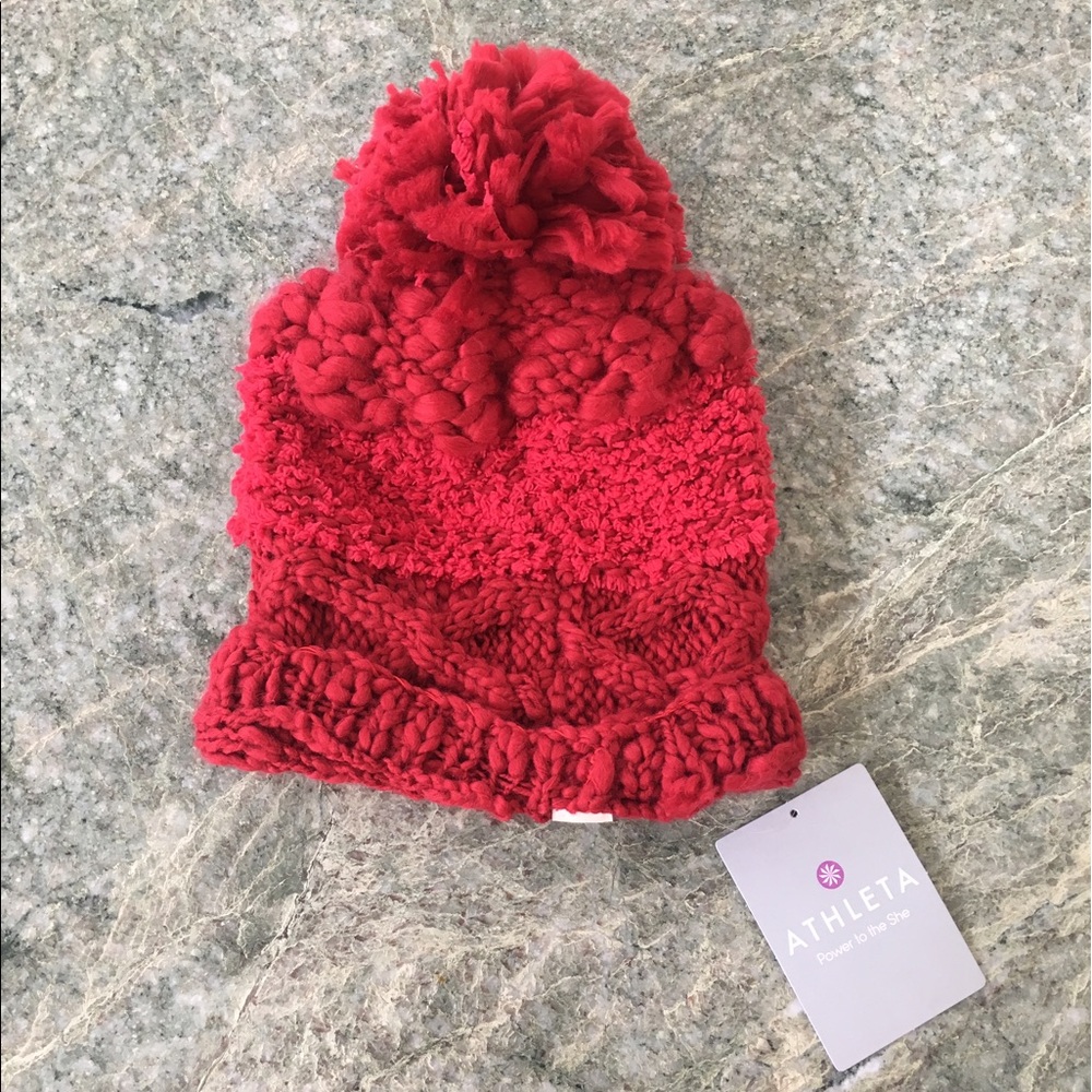 Athleta pompom beanie