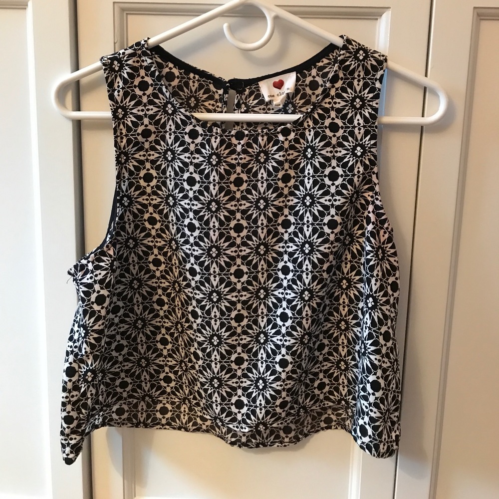 Black and White Print Crop Top
