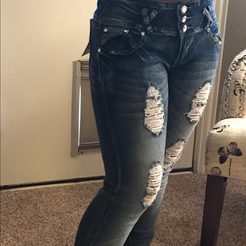 Last one🔥🔥🔥NEW Distressed jeans