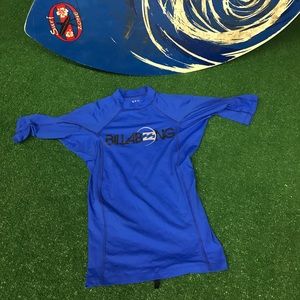Men's SMALL Billabong Rashguard. ☀️ 🏄🏻 🌊