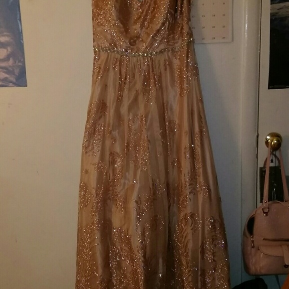 Rose gold prom dress - Picture 5 of 7