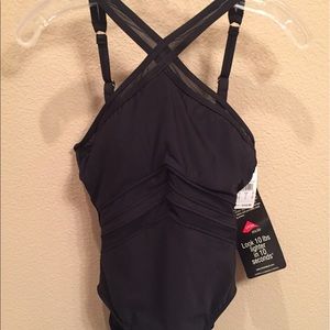 Brand new Miraclesuit- Point of View. Sz 8, Black