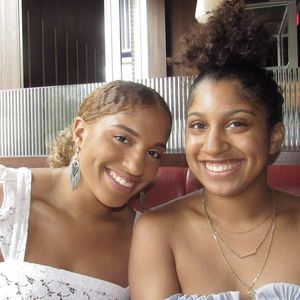 Meet your Posher, Alexia