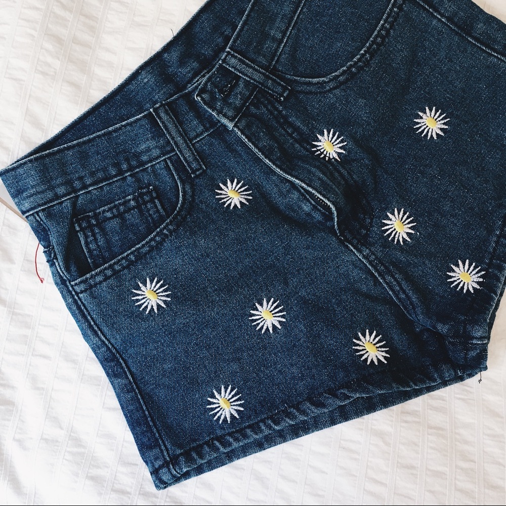 Embroidered Flower Shorts NWT