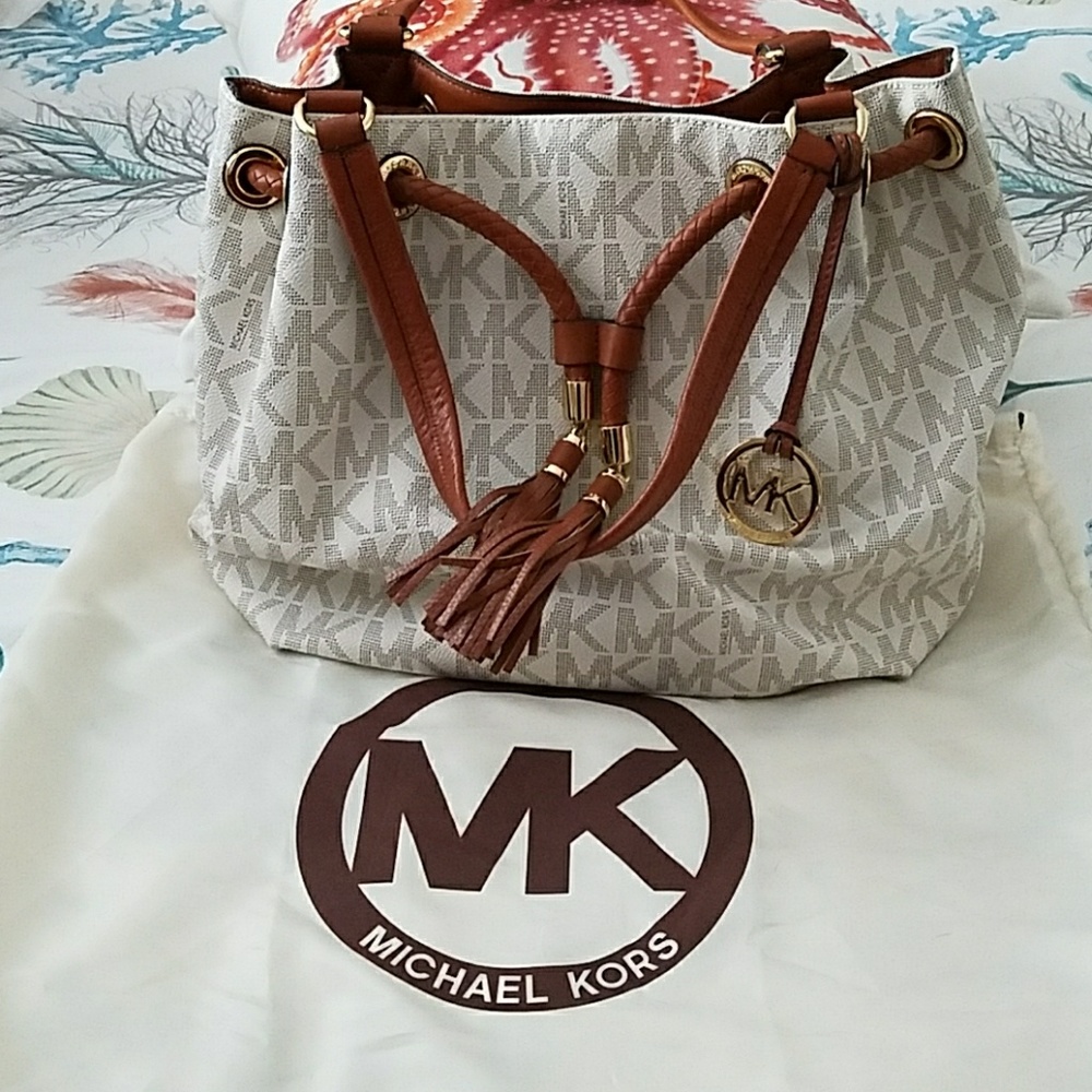 Michael kors handbag
