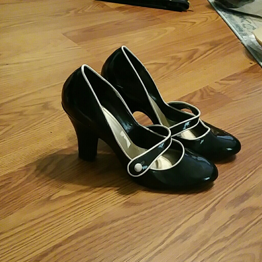 Black and white Mary Jane heels