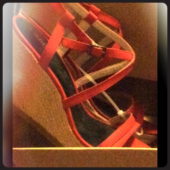 NWT Sexy Liuid Red Wedge Sandals Size 10 👠 - Picture 5 of 8