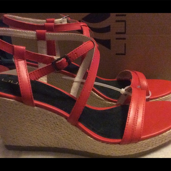 NWT Sexy Liuid Red Wedge Sandals Size 10 👠 - Picture 3 of 8