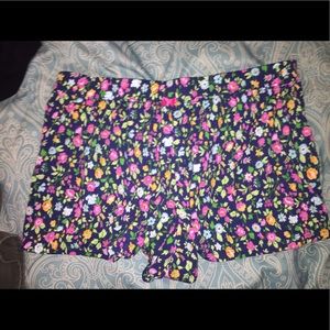 NEW Betsey Johnson Stretch Flower Shorts