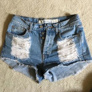 Brandy Melville Highwaisted shorts