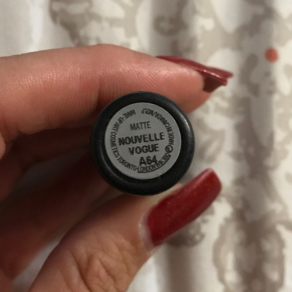 MAC Nouvelle Vogue Matte Lipstick
