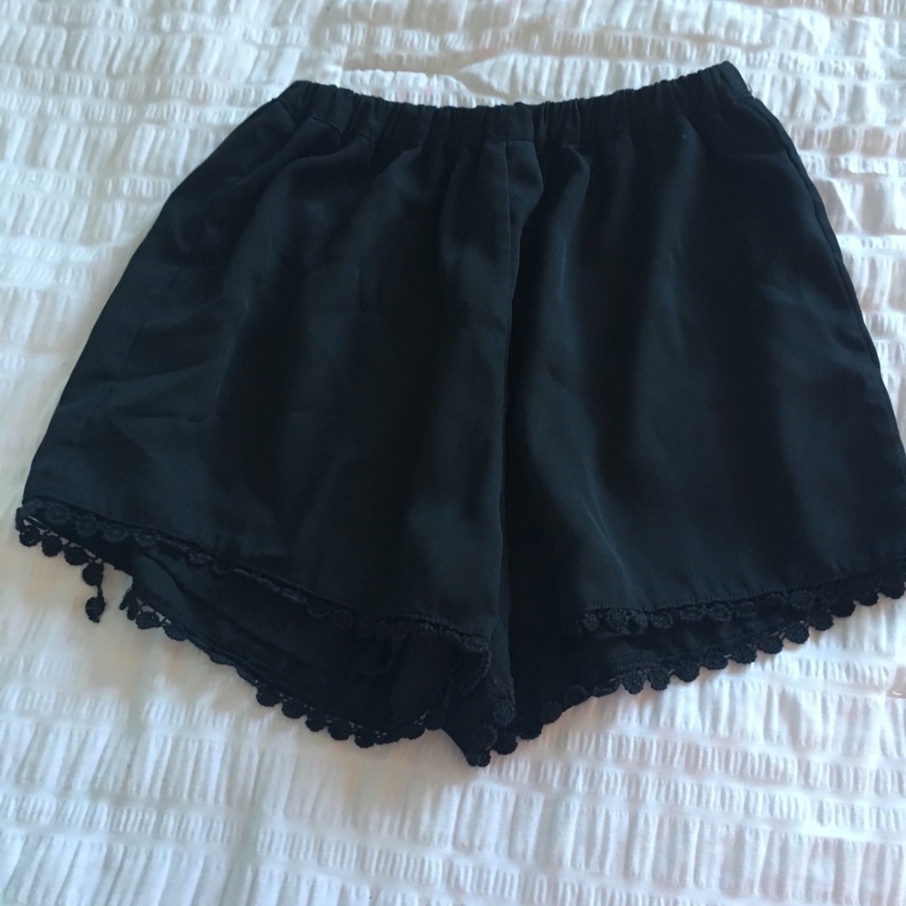 Black Brandy Melville shorts