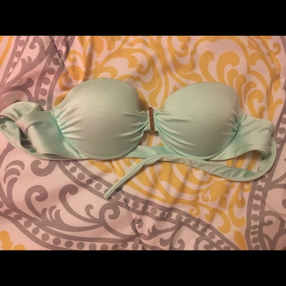 Victoria's Secret bathing suit top - Picture 1 of 4