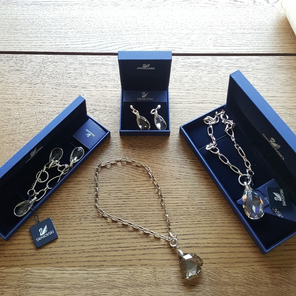 SOLD - Swarovski 3 Piece Set + 1 Free Necklace!