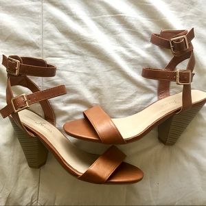 Tan (heeled) Sandals