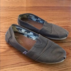 Authentic Grey Toms
