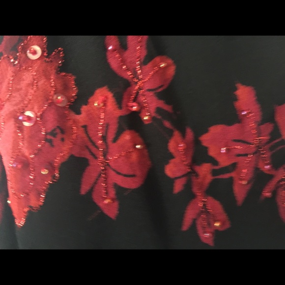 Black and red beaded evening dress. - Picture 3 of 4