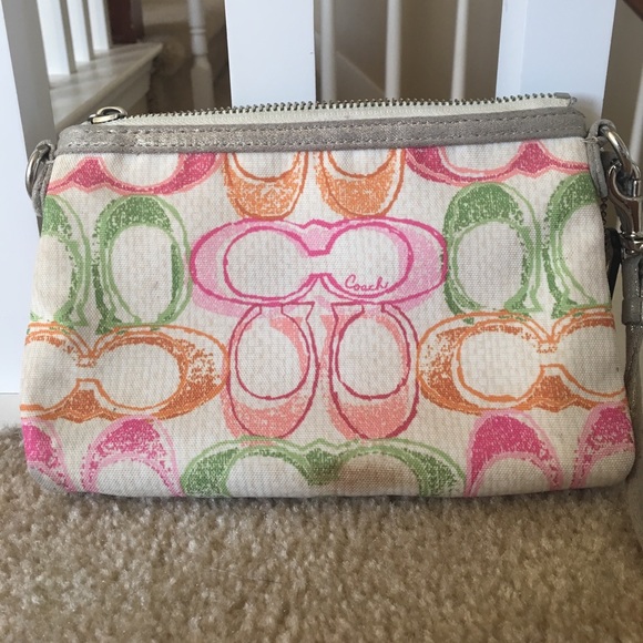 Coach Poppy Medium Wristlet, Sparkly Detailing - Picture 2 of 8