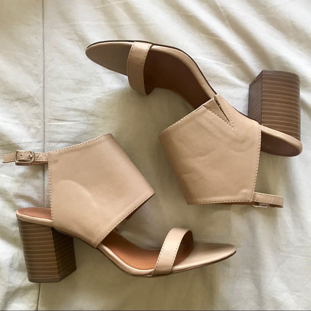 Nude (heel) Sandals