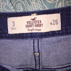 💓💓Size 3 "short short" cuffed Hollister Shorts
