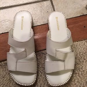 White size 6 naturalizer sandals