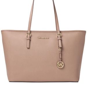 Like new MK Jet Setter large tote