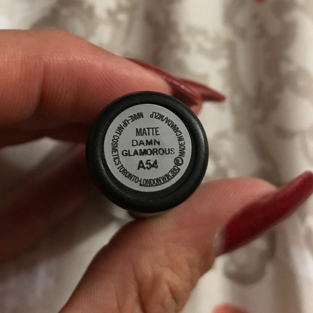 BNWOB MAC Damn Glamorous Matte Lipstick