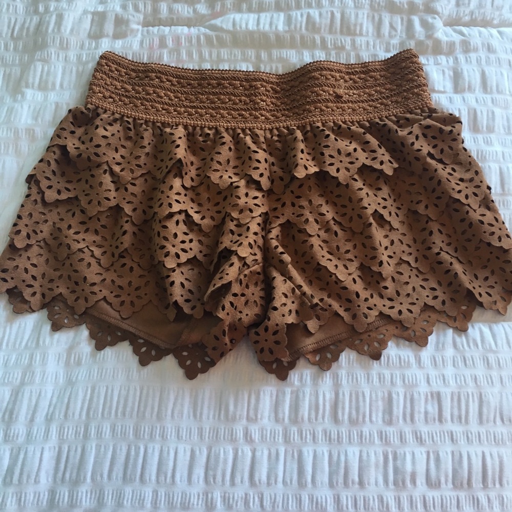 Tan flowly shorts