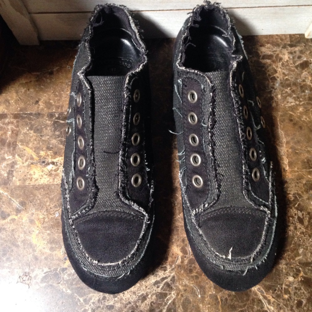 Lace less slip ons.