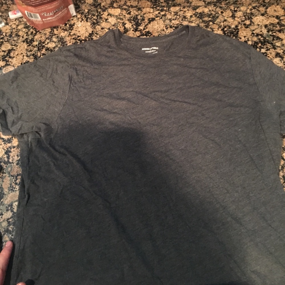 Gray Banana republic fitted crew neck large.