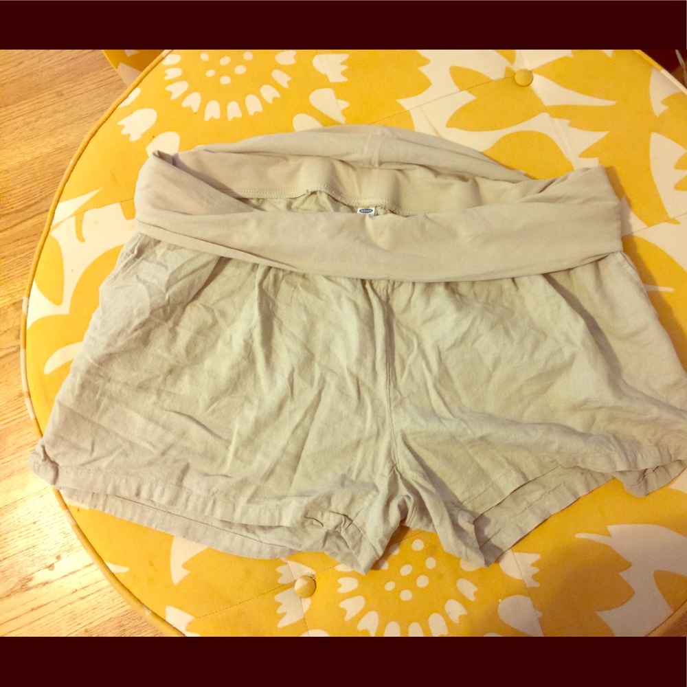 Linen maternity shorts